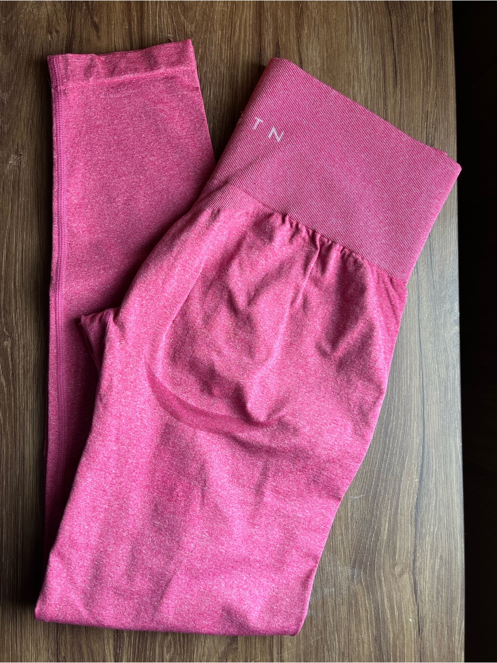NVGTN Contour Seamless High-Waist Leggings in Berry Pink